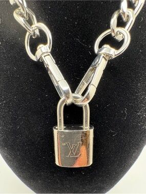 Louis Vuitton LV Silver Lock 447 with unbranded chain